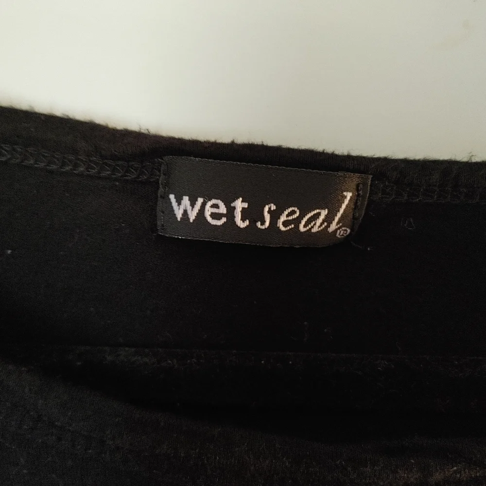 Wet Seal Women' s size M Top Leopard print Feather Motif Sequins Animal Print - Picture 2 of 7